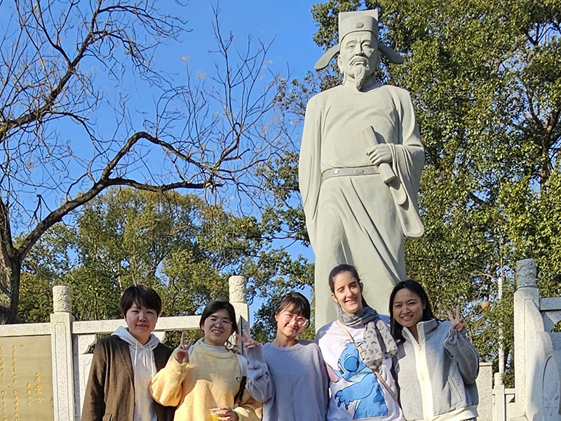 2024.1:Viewing picturesque scenery and visiting beautiful countryside